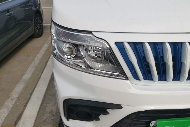 Used Chana Ruixing EM80 2023 Side-Hinged 6-Seater Comfort Version 38.7 kWh