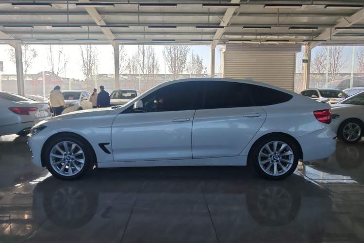 Used BMW 3 Series GT 2018 320i Sport Edition
