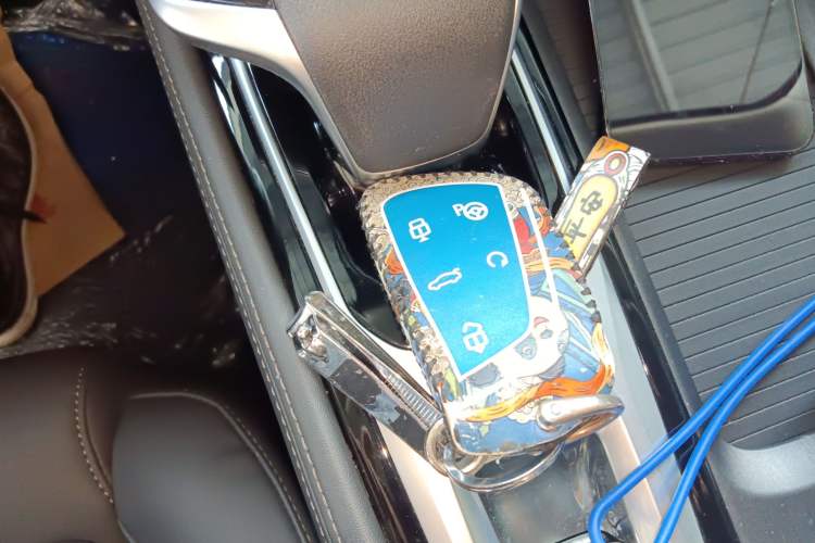 Used Dongfeng Aeolus Huge 2022 Mach Dual-Motor 1.5T MHD Dare-to-Dream Edition
