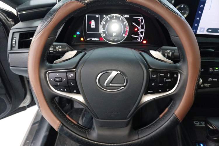 Used Lexus ES 2023 200 Excellence Edition
