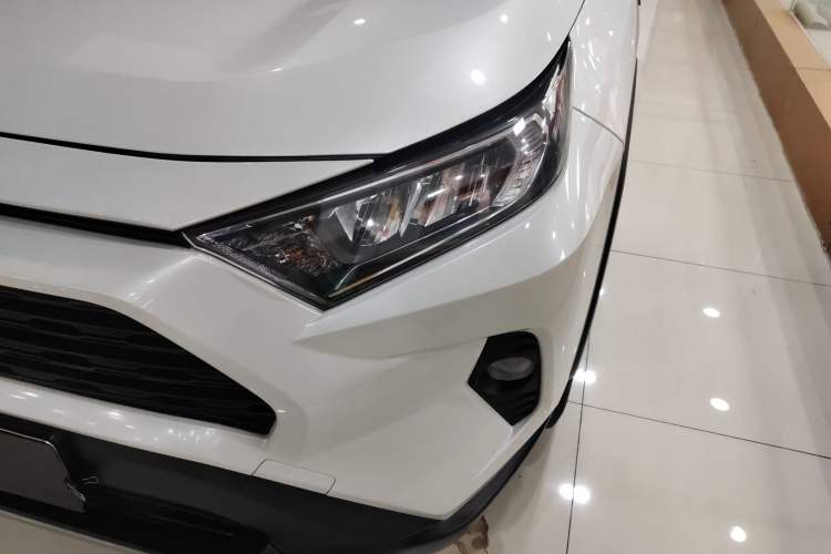 Used Toyota RAV4 2020 Dual-Engine 2.5L E-CVT Two-Wheel Drive Elite Edition