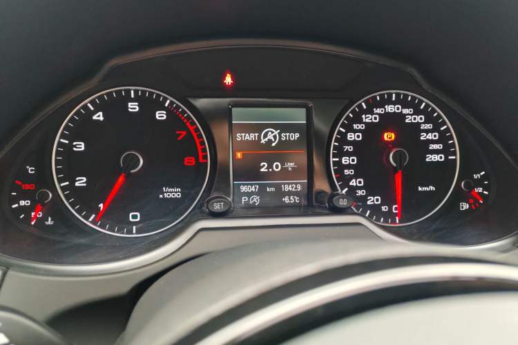 Used Audi Q5 2018 Collector's Edition 40 TFSI Technology Model
