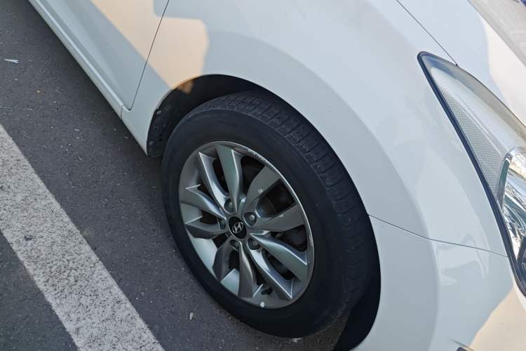 Used Hyundai Elantra (5th Generation / Langdong) 2015 1.6L Manual Leading Model
