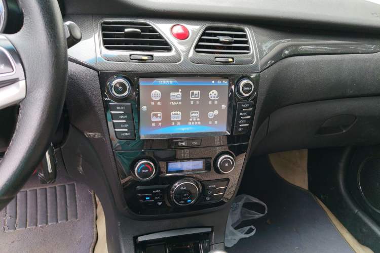 Used  Heyue 2012 1.5L Manual Luxury Sport Edition