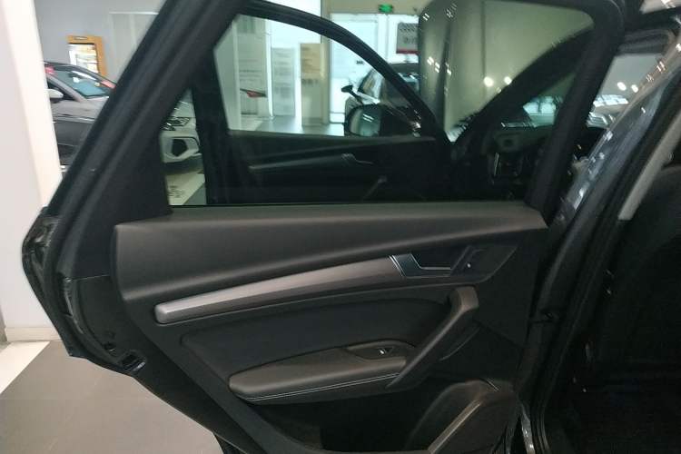 Used Audi Q5L 2022 40T Luxury Dynamic Model
