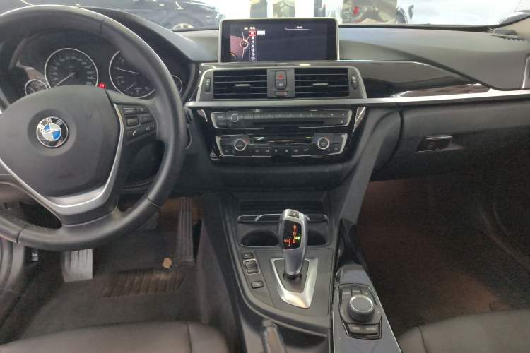 Used BMW 3 Series 2017 320Li Fashion Model
