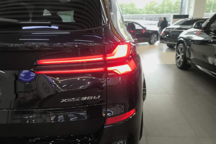 Used BMW X5 2023 xDrive 30Li Luxury M Sport Night Edition Package