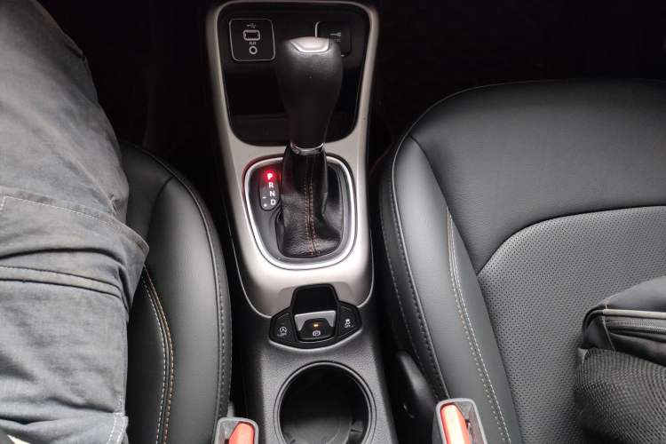 Used  Compass 2019 200T Automatic Family Edition - Connected Large Screen Version
