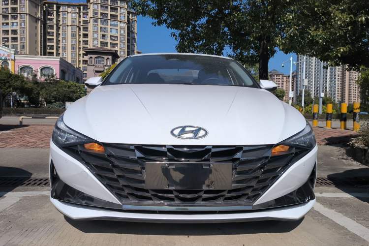 Used Hyundai Elantra 2022 1.5L CVT LUX Prestige Edition
