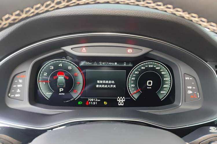 Used Audi Q7 2021 55 TFSI quattro S line Sport model
