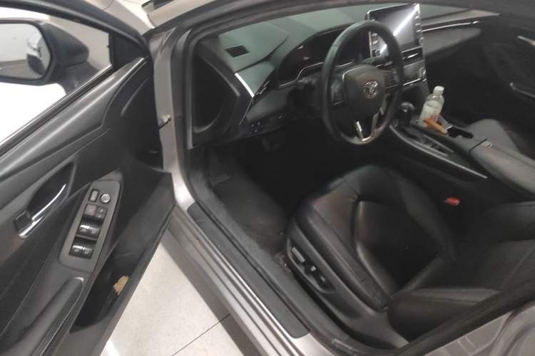 Used Toyota Avalon 2019 Dual-Engine 2.5L Luxury Edition China VI Standard
