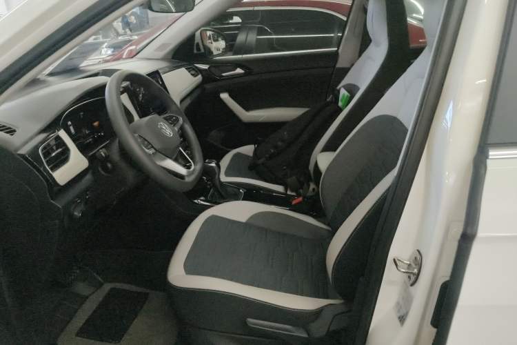 Used Volkswagen Tharu 2025 New Sharp 1.5L Ambitious Edition
