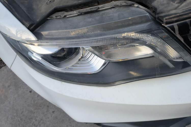 Used Geely Auto Emgrand X7 Sport 2018 1.8TD Automatic Two-Wheel Drive Smart Connect 4G Internet Edition
