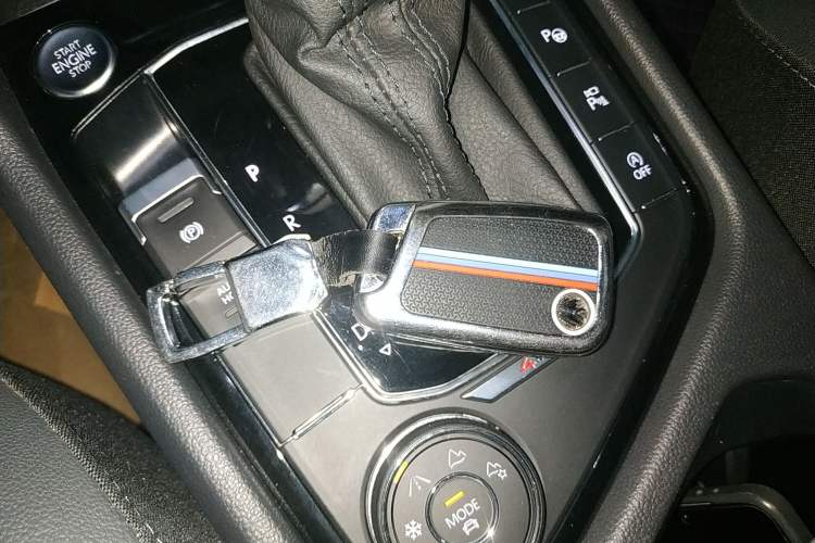 Used Volkswagen Tiguan L 2022 380TSI Automatic All-Wheel Drive R-Line Enhanced Comfort 7-Seater
