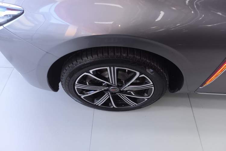 Used Hongqi H5 PHEV 2025 130 Super Hybrid Version
