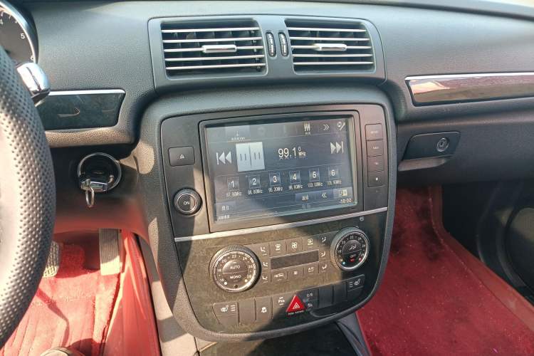 Used Mercedes-Benz R-Class 2017 R 320 4MATIC Business Edition Prestige Model