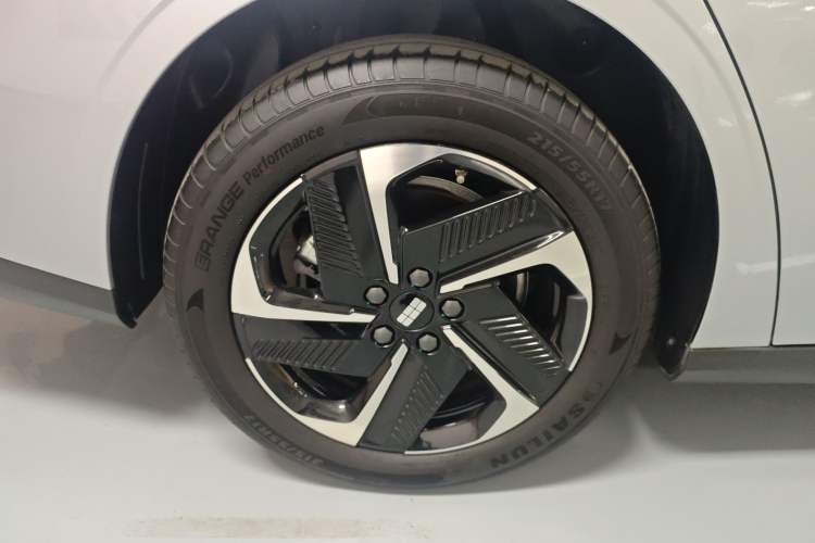 Used  L6 2025 EM-i 140km Starship Edition