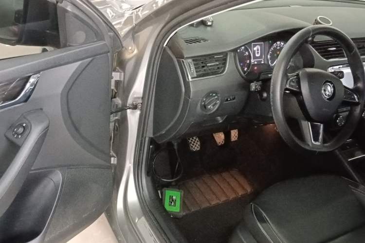 Used Skoda Octavia 2017 1.6L Manual Smart Drive Edition