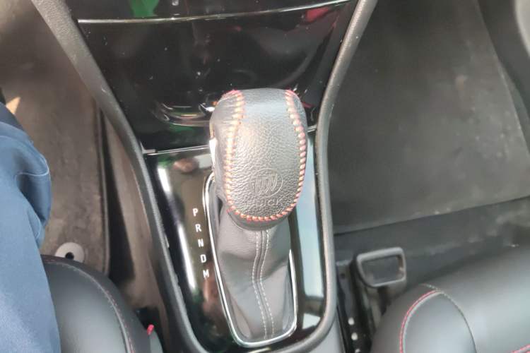 Used Buick Encore 2017 18T Automatic Two-Wheel Drive Urban Elite Model
