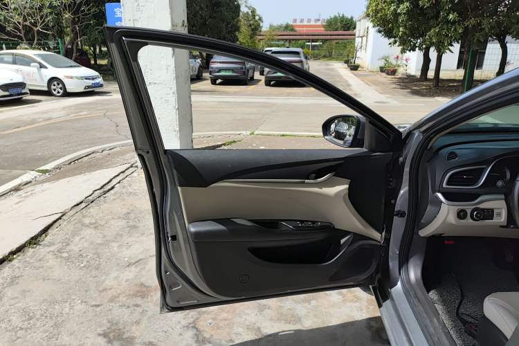 Used Buick GT 2018 15T Dual-Clutch Elite Model China V Standard
