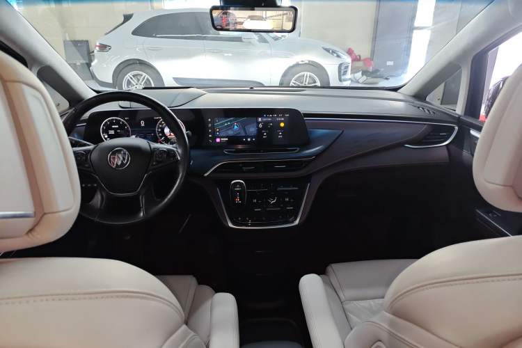 Used Buick GL8 2022 Avenir Aivia 7-Seater Deluxe Edition
