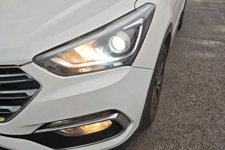 Used Hyundai Santa Fe 2017 2.0T Automatic All-Wheel Drive Smart 7-Seater