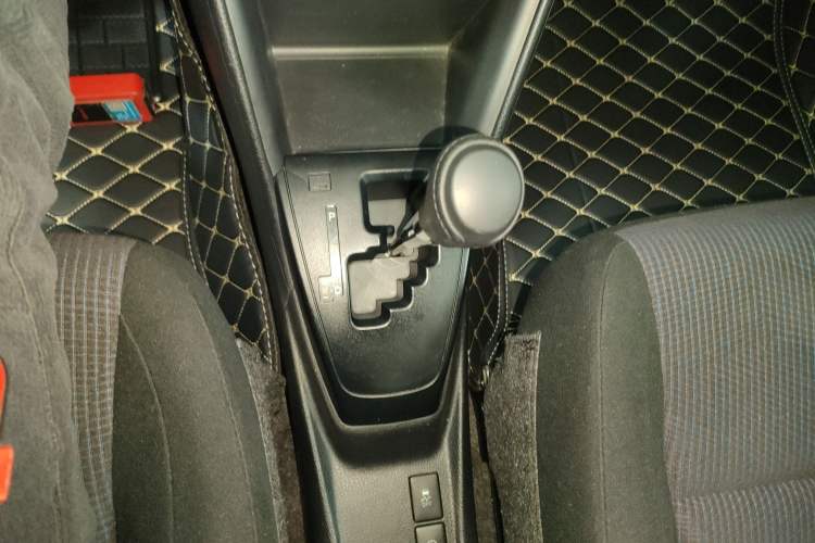 Used Toyota YARiS L 2016 Revised 1.5E CVT Charming Edition