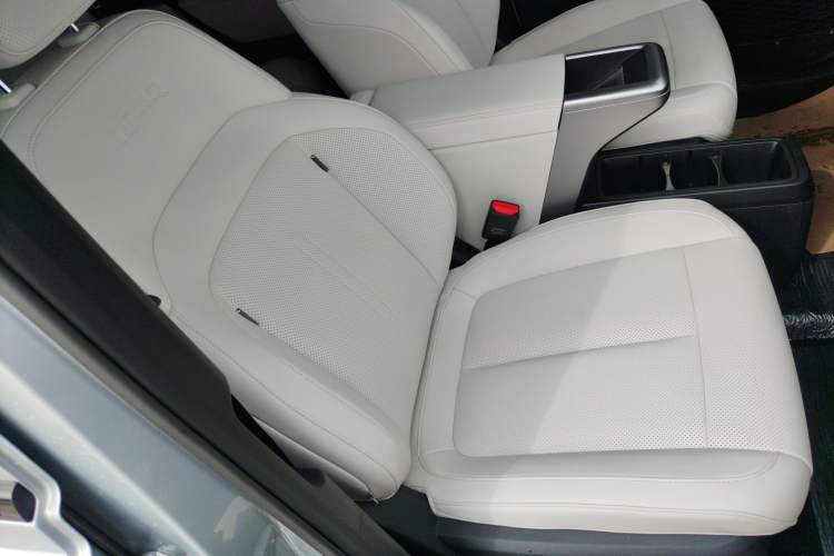 Used  V23 2025 401 Two-Wheel Drive Intelligent Driving Version