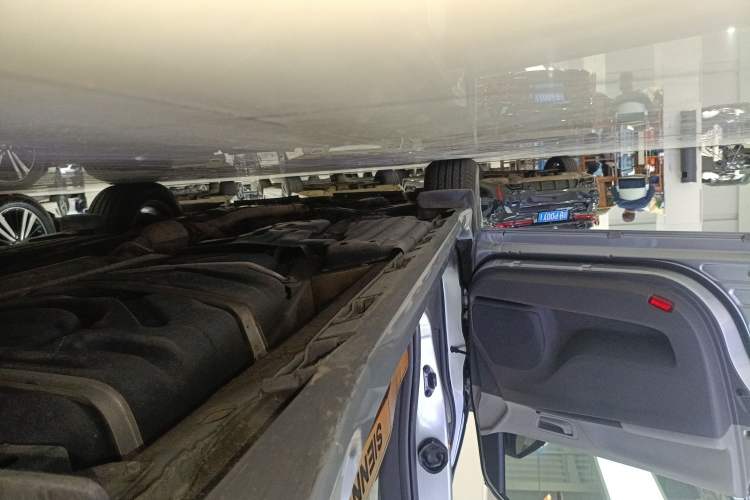 Used Toyota Sienna 2018 3.5L Two-Wheel Drive SE U.S. Specification
