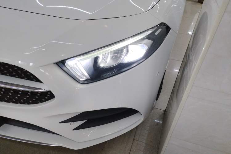 Used Mercedes-Benz A-Class 2022 Second Facelift A 200 L Sport Sedan Fashion Version
