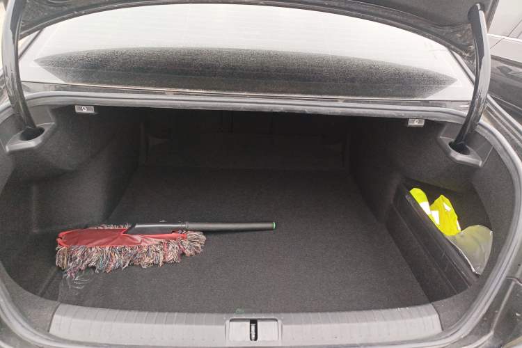 Used Volkswagen Magotan 2024 2 Million Units Zhongxiang Version 330TSI DSG Luxury Edition