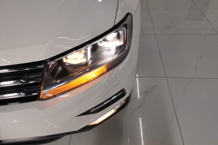 Used Volkswagen Tiguan L 2021 330TSI Automatic Two-Wheel Drive Smart Edition
