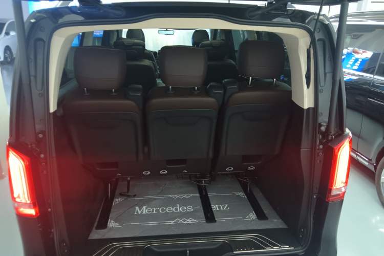 Used Mercedes-Benz V-Class 2022 V 260 L Long Wheelbase Prestige Edition
