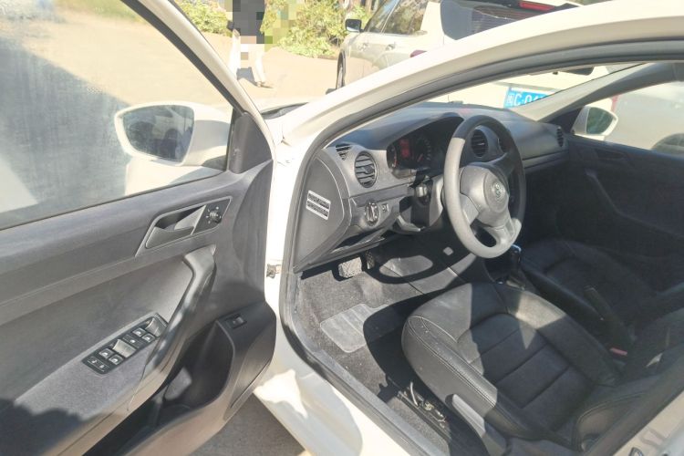 Used Volkswagen Jetta 2015 Value Edition 1.6L Automatic Fashion Version
