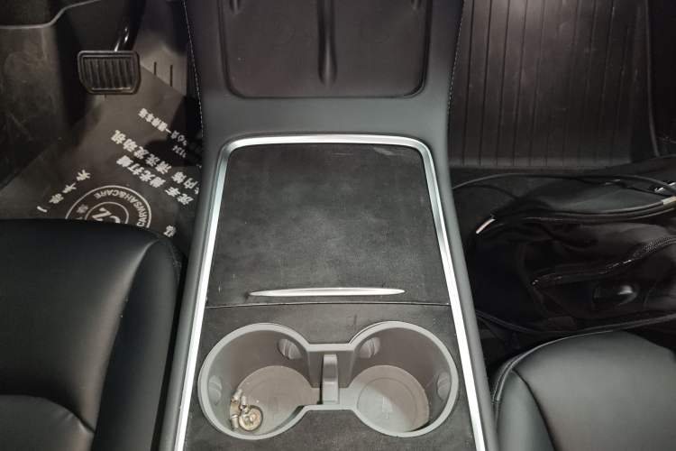 Used Tesla Model Y 2023 Rear-Wheel-Drive Version