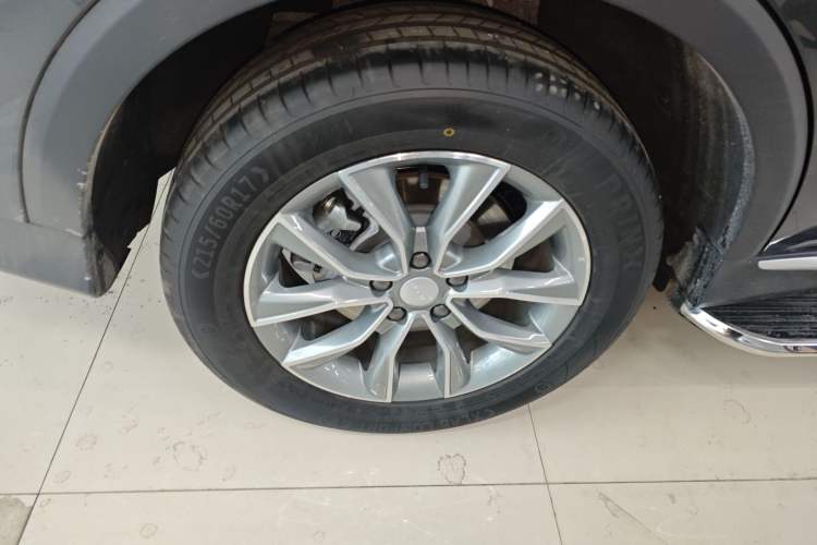 Used Roewe RX5 2025 PLUS 330TGI Automatic Trendsetting Smart Edition
