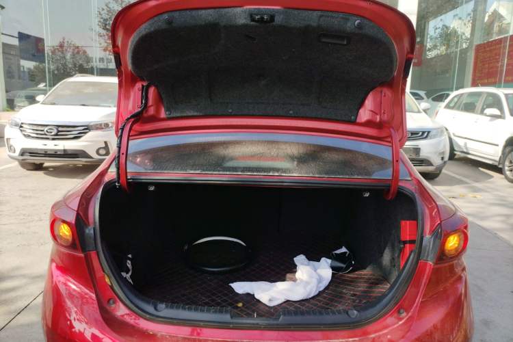 Used Mazda Mazda 3 Axela 2016 Sedan 1.5L Automatic Comfort Model
