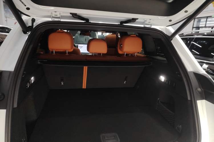 Used Li Auto L6 2025 Pro Smart Refresh Edition
