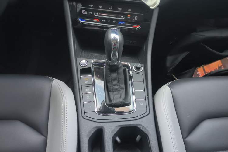 Used Volkswagen Bora 2023 300TSI DSG Prestige Edition
