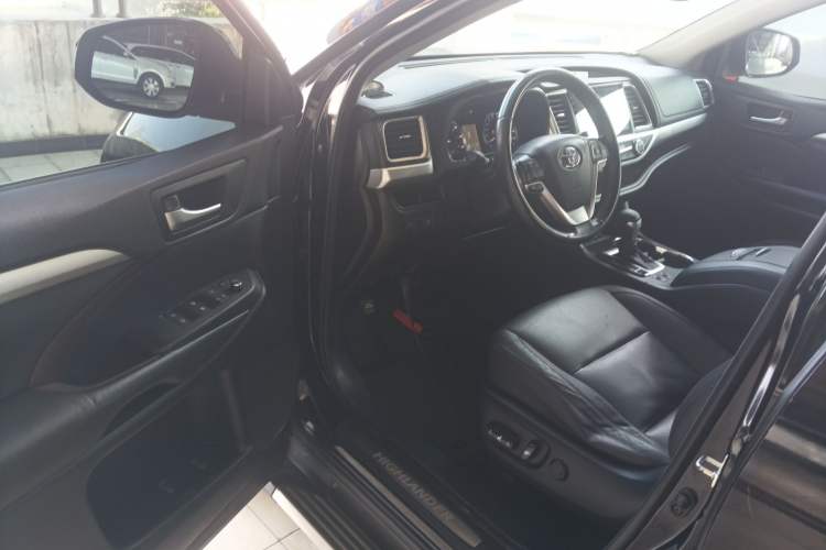 Used Toyota Highlander 2015 2.0T Four-Wheel Drive Luxury Edition 7-Seater
