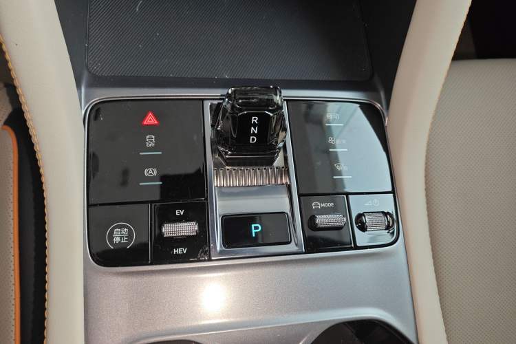 Used BYD Song PLUS New Energy 2024 HONOR Edition DM-i 110km Flagship PLUS
