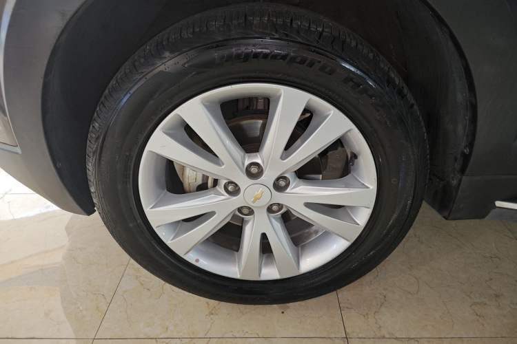 Used Chevrolet Captiva 2015 2.4L 4x4 Flagship Edition 7-Seater
