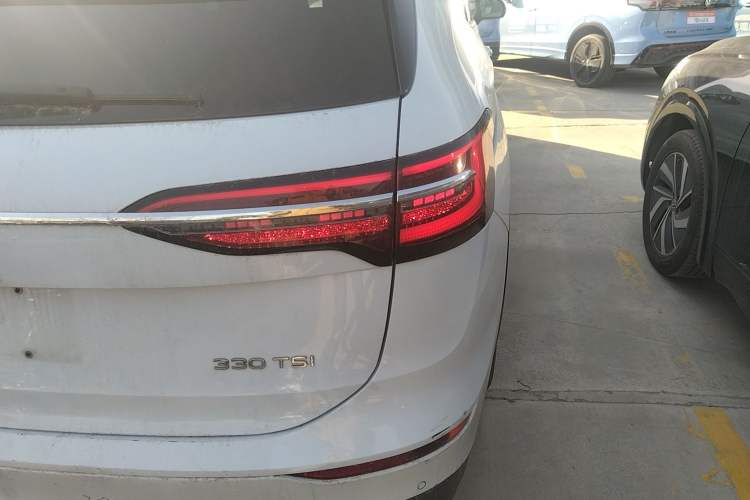 Used Volkswagen Viloran 2024 330TSI Luxury Edition
