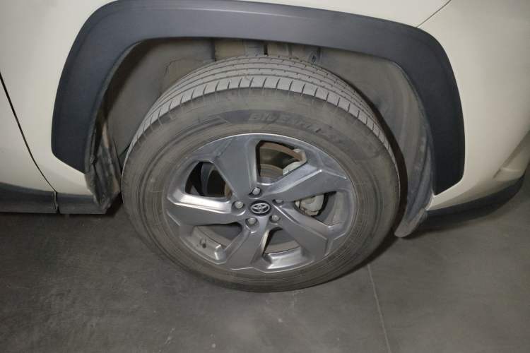 Used Toyota RAV4 2020 Dual-Engine 2.5L E-CVT Two-Wheel Drive Elite Edition
