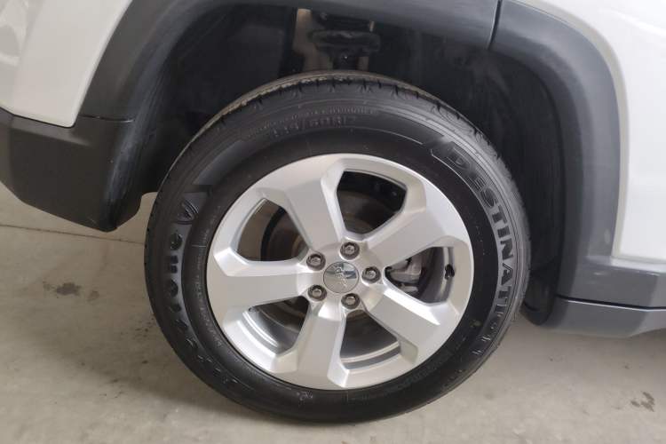 Used  Compass 2019 200T Automatic Family Edition - Connected Large Screen Version
