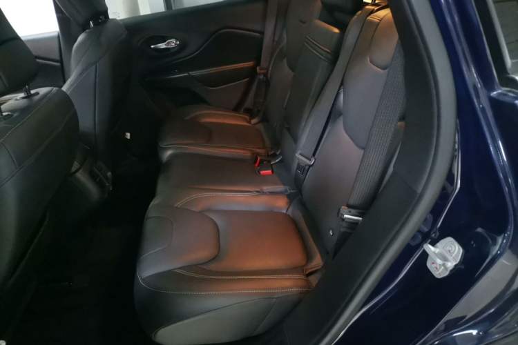 Used  Cherokee 2016 2.0L Superior Edition
