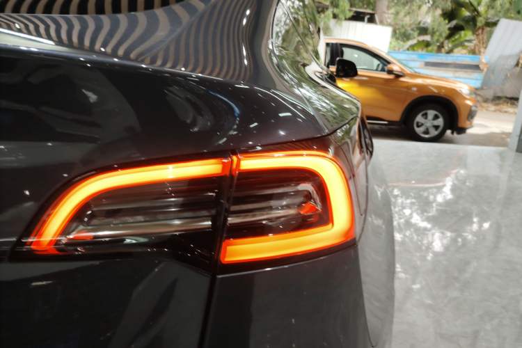 Used Tesla Model Y 2022 Long-Range All-Wheel-Drive Version
