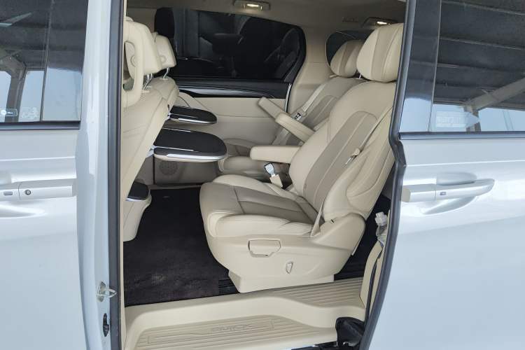 Used Buick GL8 2022 ES Landtrek 653T Luxury Edition
