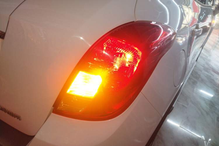 Used Buick Encore 2015 1.4T Automatic Two-Wheel Drive Urban Elite Version
