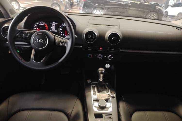 Used Audi A3 2020 Restyled Limousine 35 TFSI Ambition Version China VI
